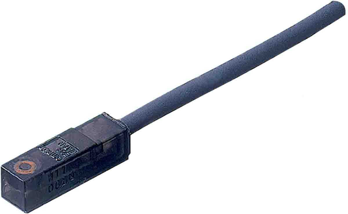 OMRON - E2S-W15 1M - Proximity Detection Switches
