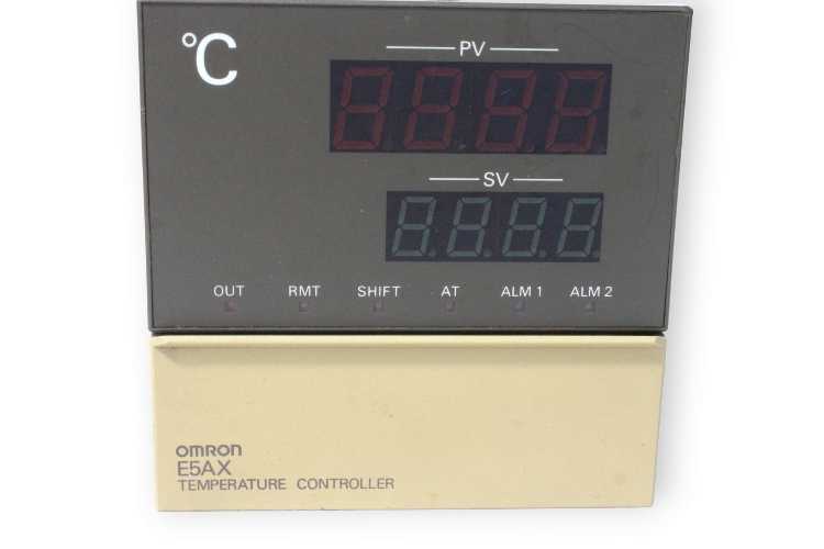 OMRON - E5AX-AM - Temperature & Process Controllers